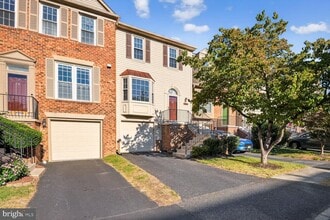 Building Photo - 4257 Sleepy Lake Dr