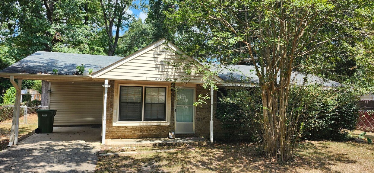 Primary Photo - 3 Bedroom Home North Columbus