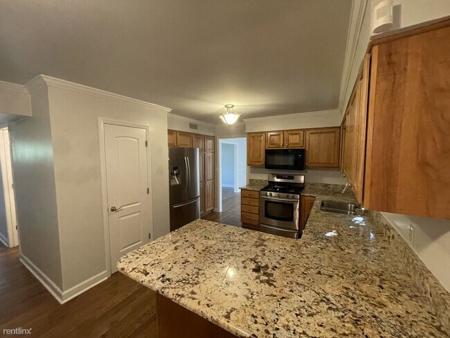 Building Photo - 5 br, 2.5 bath House - 3617 Carriage Dr