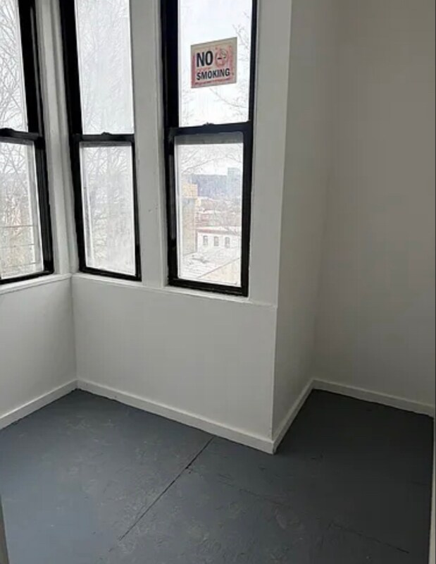 Building Photo - 25 Riverview Pl