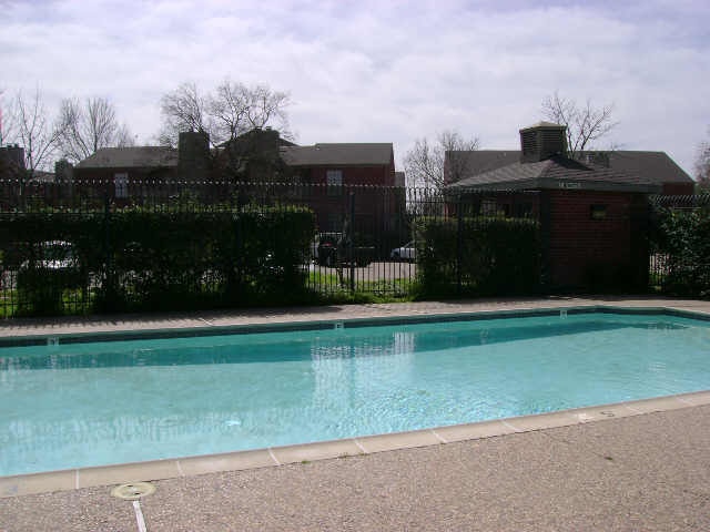 Building Photo - 12500 Sandpiper Dr