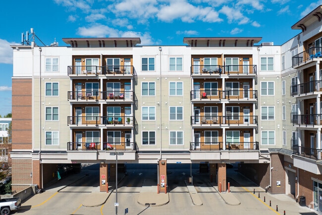 Building Photo - Views On Vine