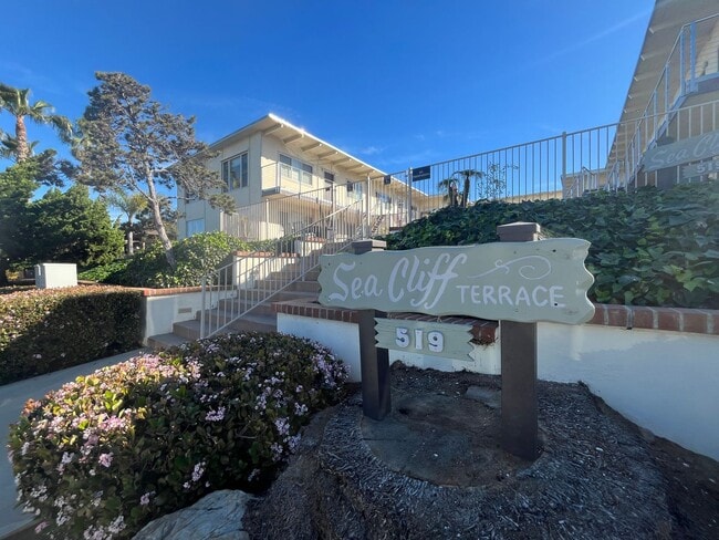 Building Photo - 519 Stratford Ct