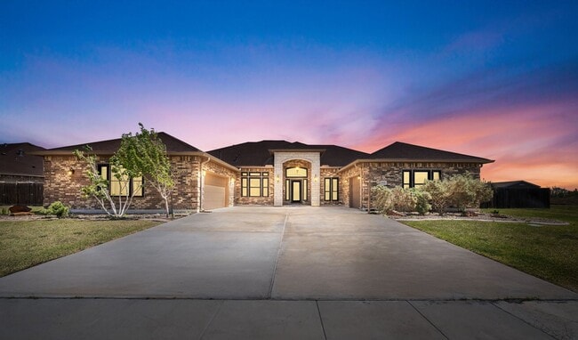 Building Photo - Spacious Luxury Home in London ISD – 5 Bed...