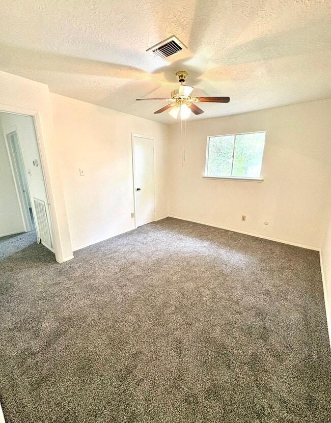 Building Photo - 24022 Spring Briar Ln