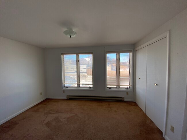 Foto del edificio - 811 E Murray St