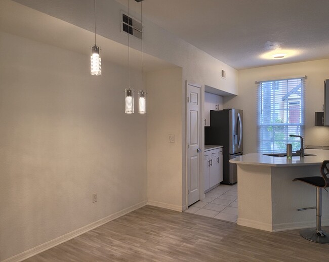 Foto del edificio - 6324 Raleigh St