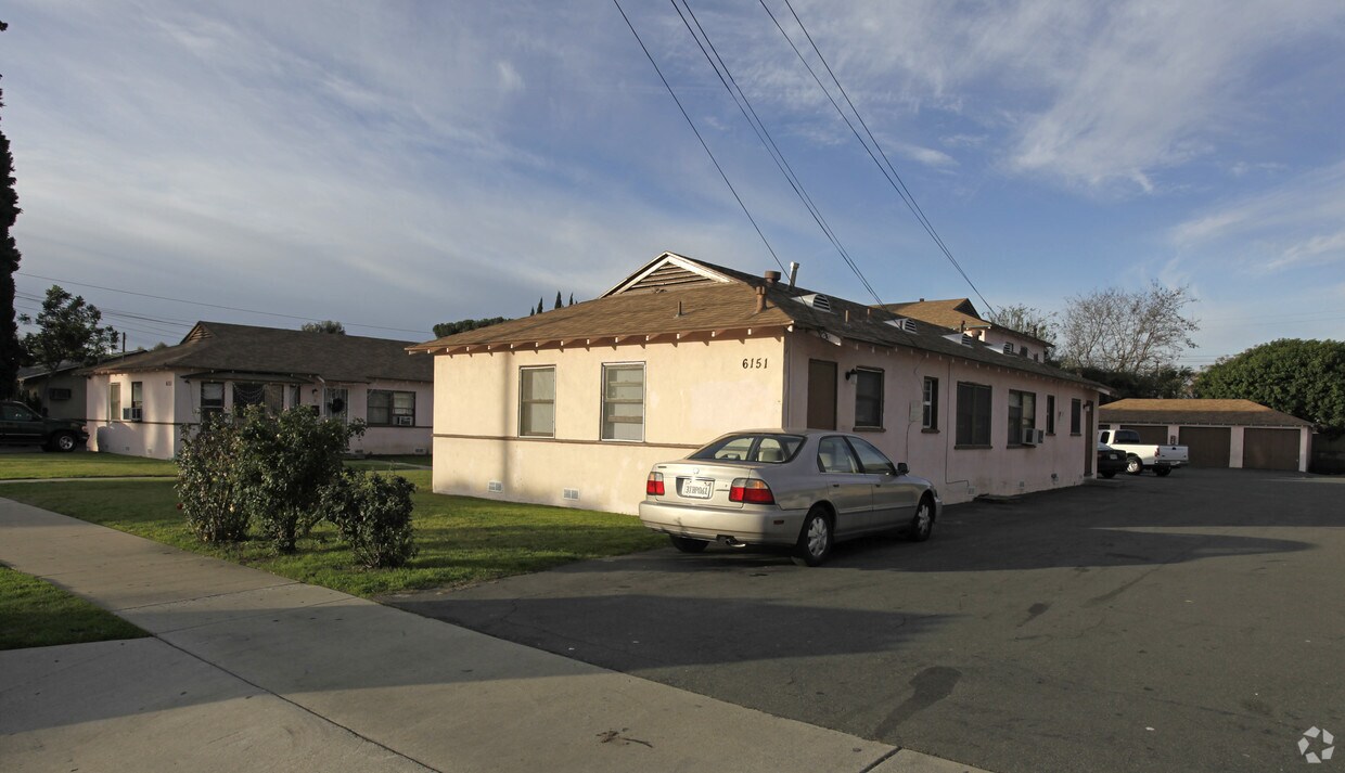 Foto del edificio - 6151 Kingman Ave