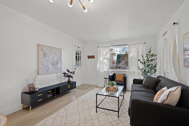 Foto del edificio - 370 W 400 S