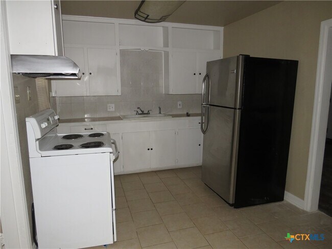 Foto del edificio - 214 E Munroe Ave