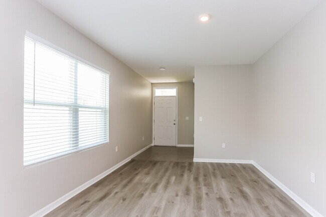 Building Photo - 12018 Suburban Sunrise St