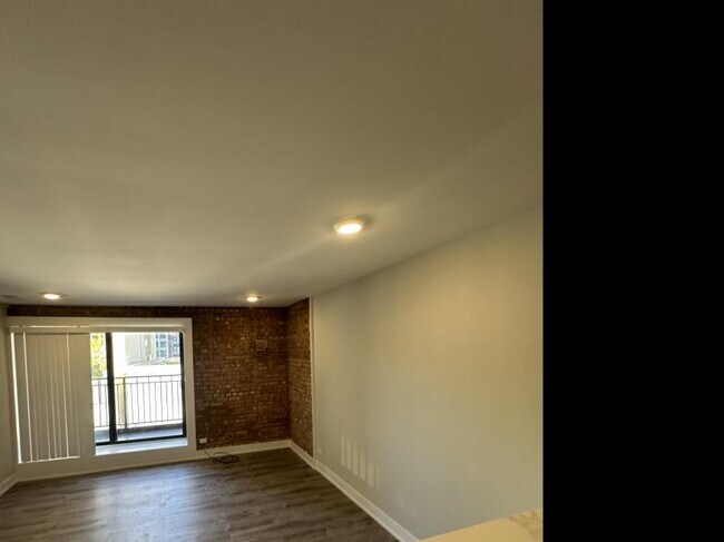 Foto del edificio - 2 bedroom in Chicago IL 60610
