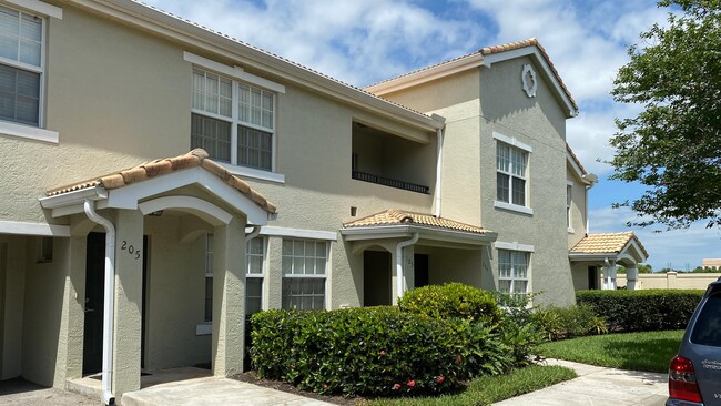 Photo - 160 SW Peacock Blvd Townhome