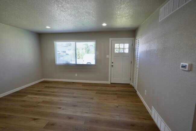 Photo - 470 Erie St House