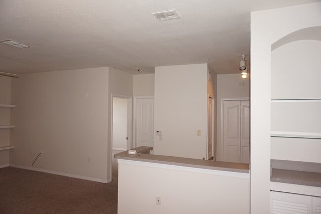 Building Photo - Spacious 2/2 in Prestigious Visconti at Maitland