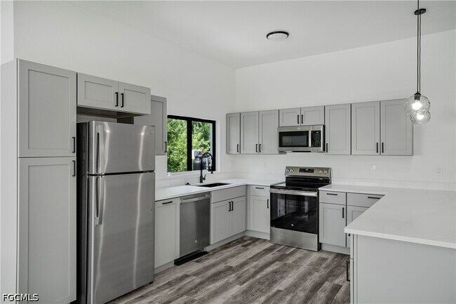 Foto del edificio - 603 Hawthorne Ave S