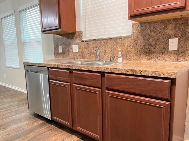 Building Photo - 3226 View Valley Trail