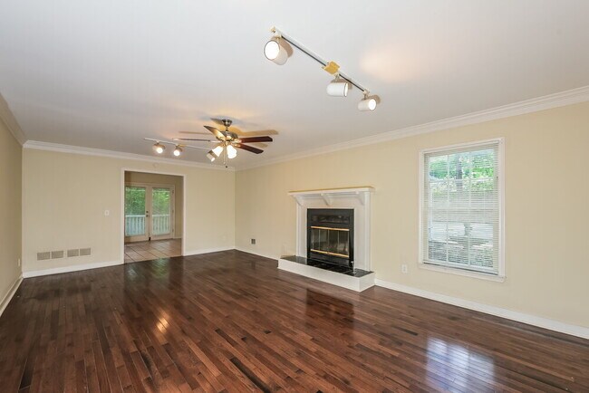 Foto del edificio - 521 Sequoia Ct