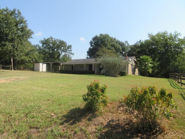 Building Photo - 260 Burleson Rd