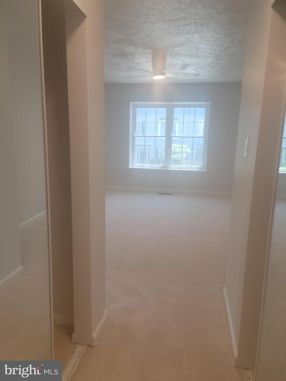 Foto del edificio - 6104 Hoskins Hollow Cir