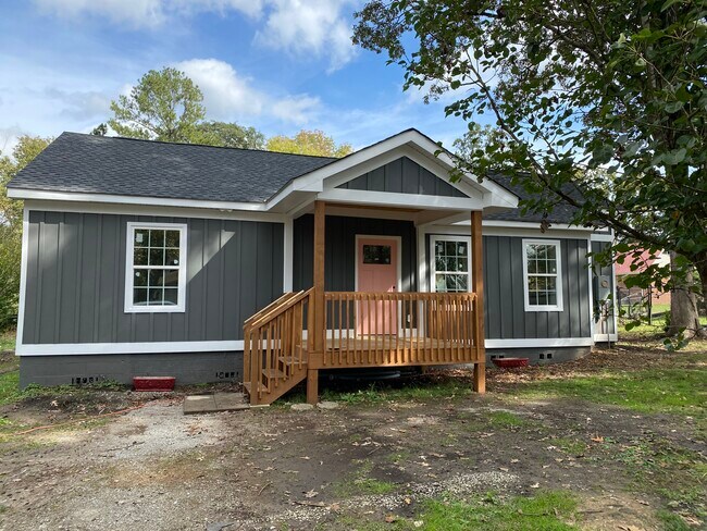 Building Photo - 1030 Wilcox Dr