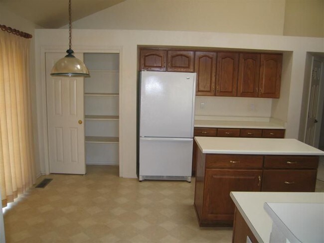 Foto del edificio - 1115 Blue Quail Rd NE
