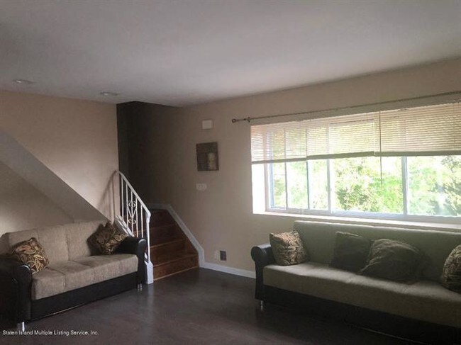 Building Photo - 43 Caswell Ave