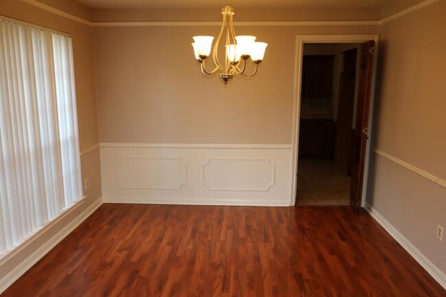 Building Photo - 6907 Dartford Ct
