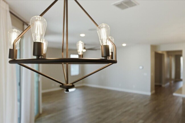 Foto del edificio - 2225 N 140th Dr