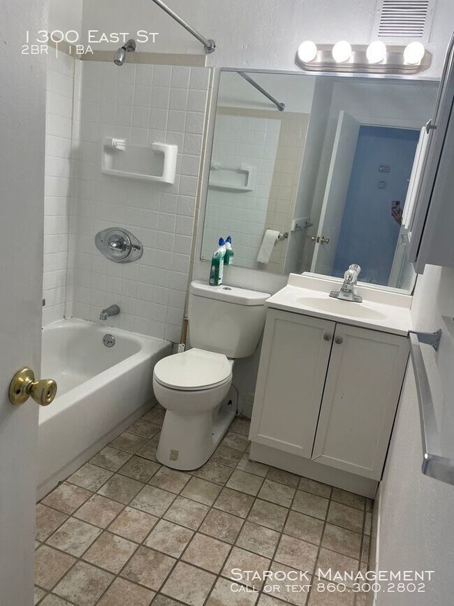Foto del edificio - Amazing 2 bedroom plus office!