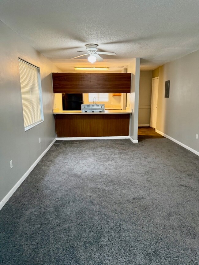 Building Photo - 101-107 Cory Ln - 105