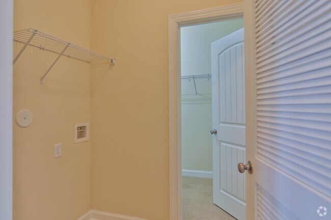 Closet - Palisades at Waters Edge