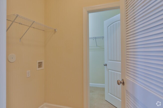 Closet - Palisades at Waters Edge