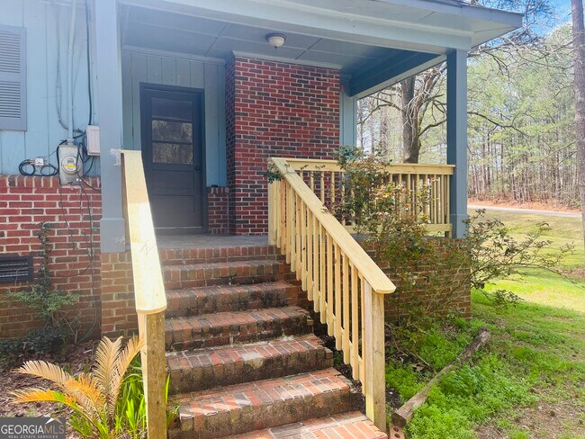 Building Photo - 32 N Cove Dr