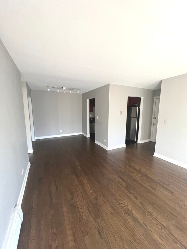 Foto del edificio - 9S040 Lake Dr