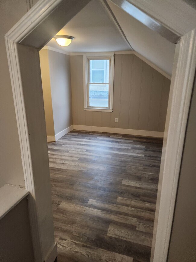 Piso superior - 14945 Lappin St