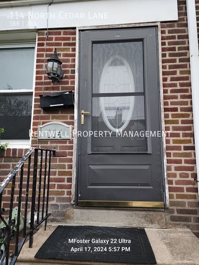 Foto del edificio - 114 N Cedar Ln