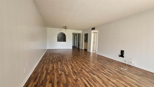 Building Photo - 16171 Blatt Blvd