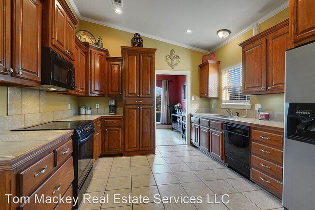 Building Photo - 3 br, 2 bath House - 13155 Dutchtown Lakes...