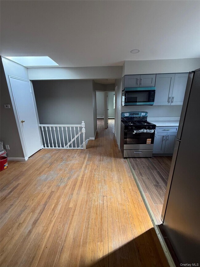 Foto del edificio - 5606 Riverdale Ave