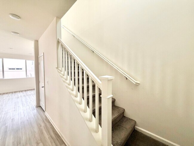 Foto del edificio - Iris Park Gem | 4 Bedrooms, Loft, and Modern Upgrades Throughout
