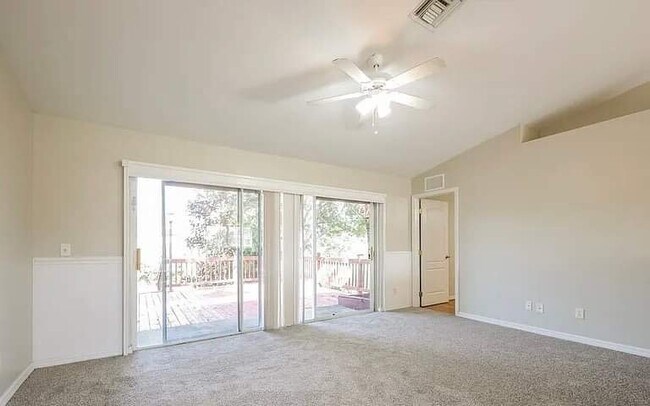 Foto del edificio - 676 Dauphine Ave S