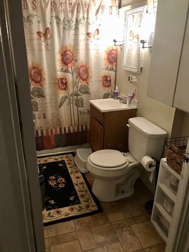 Building Photo - 422 W Dominick St