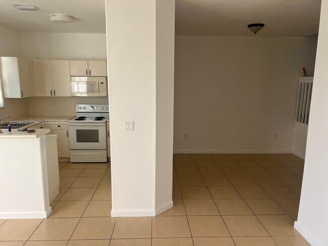 Foto del edificio - 2466 SE 15th Pl