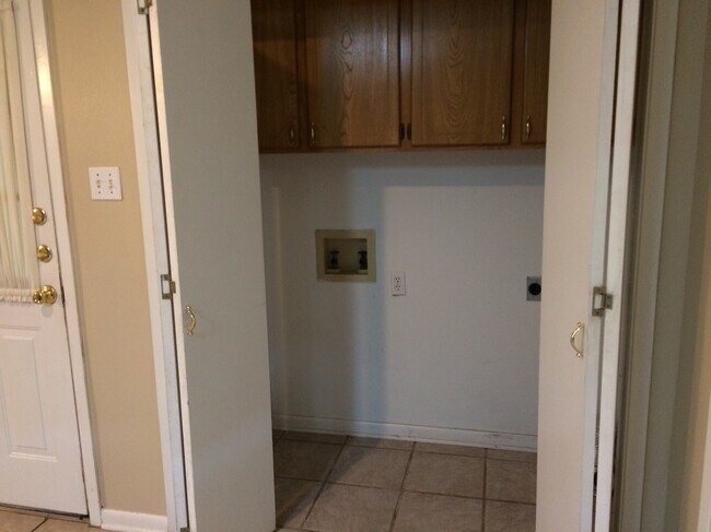 Foto del edificio - 2041 Lime Tree Rd