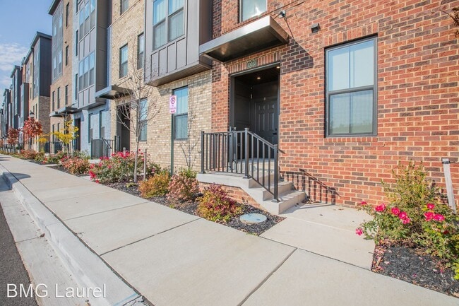 Building Photo - 3 br, 2.5 bath House - 10010 American Phar...