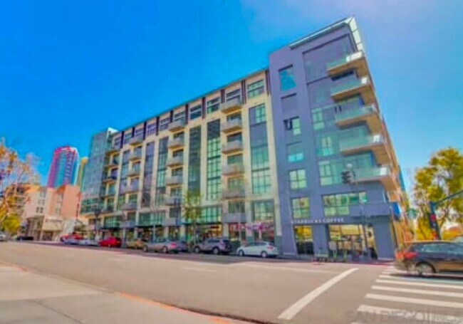 Building Photo - 527 Tenth Avenue, 409