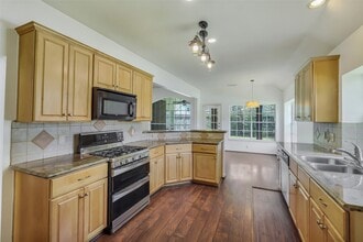 Building Photo - 11802 Chateau Trail
