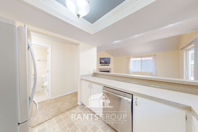 Foto del edificio - 2 bed 2 bath Condo in Tumwater! Pool & Clubhouse!