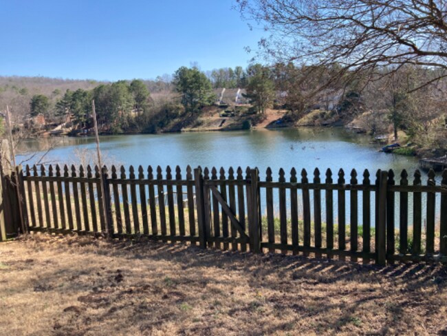 Foto del edificio - 537 Treymoor Lake Cir